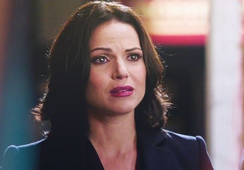 flores_karool's tweet image. “Que doa em                  “Que doa em 
mim e em mais               todos menos
ninguém.”                            em você.”