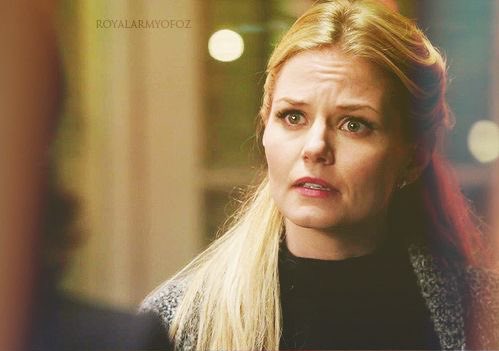 flores_karool's tweet image. “Que doa em                  “Que doa em 
mim e em mais               todos menos
ninguém.”                            em você.”