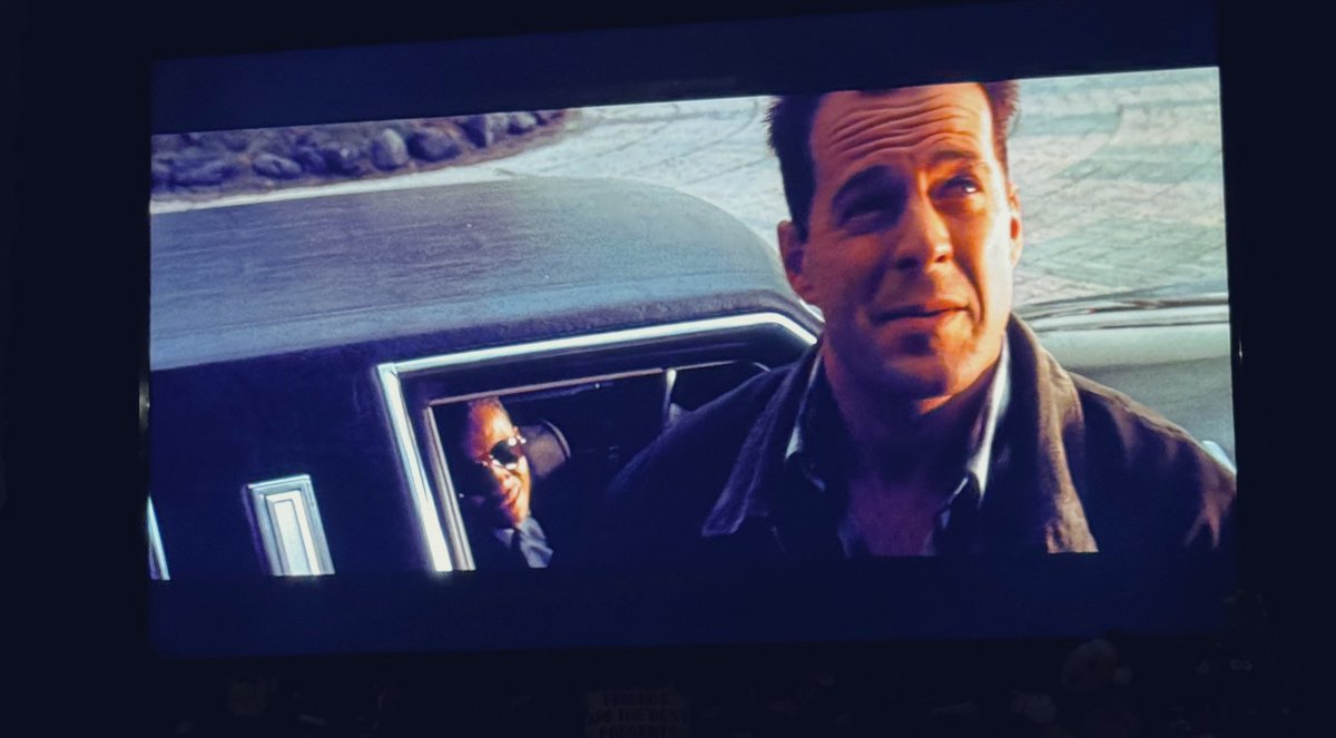 Gotta help the kids understand the classics. Greatest Christmas movie of all time 🎅