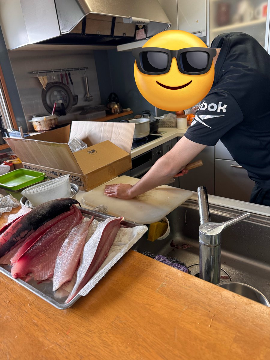 hibirisu's tweet photo. わが家のクリスマスはマグロを捌くところから🐟🎄♡ https://t.co/5gC0jeDuVA