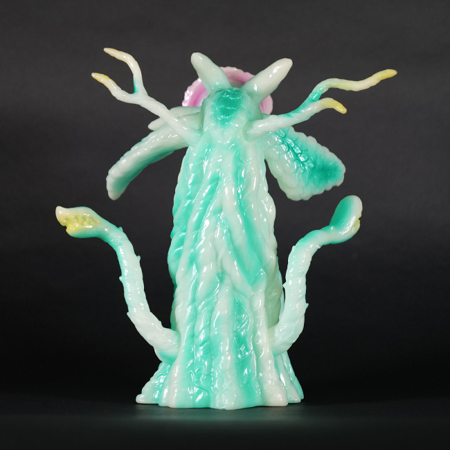 予約受付中！ ／ 夜の芦ノ湖に咲くビオランテ（花獣形態）がマルサン