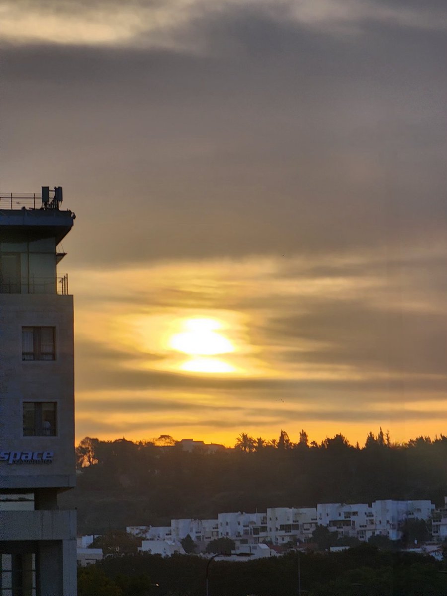 shimritz's tweet image. Good Morning everyone..
It's Thursday 🤗

#GoodMorning #Modiin