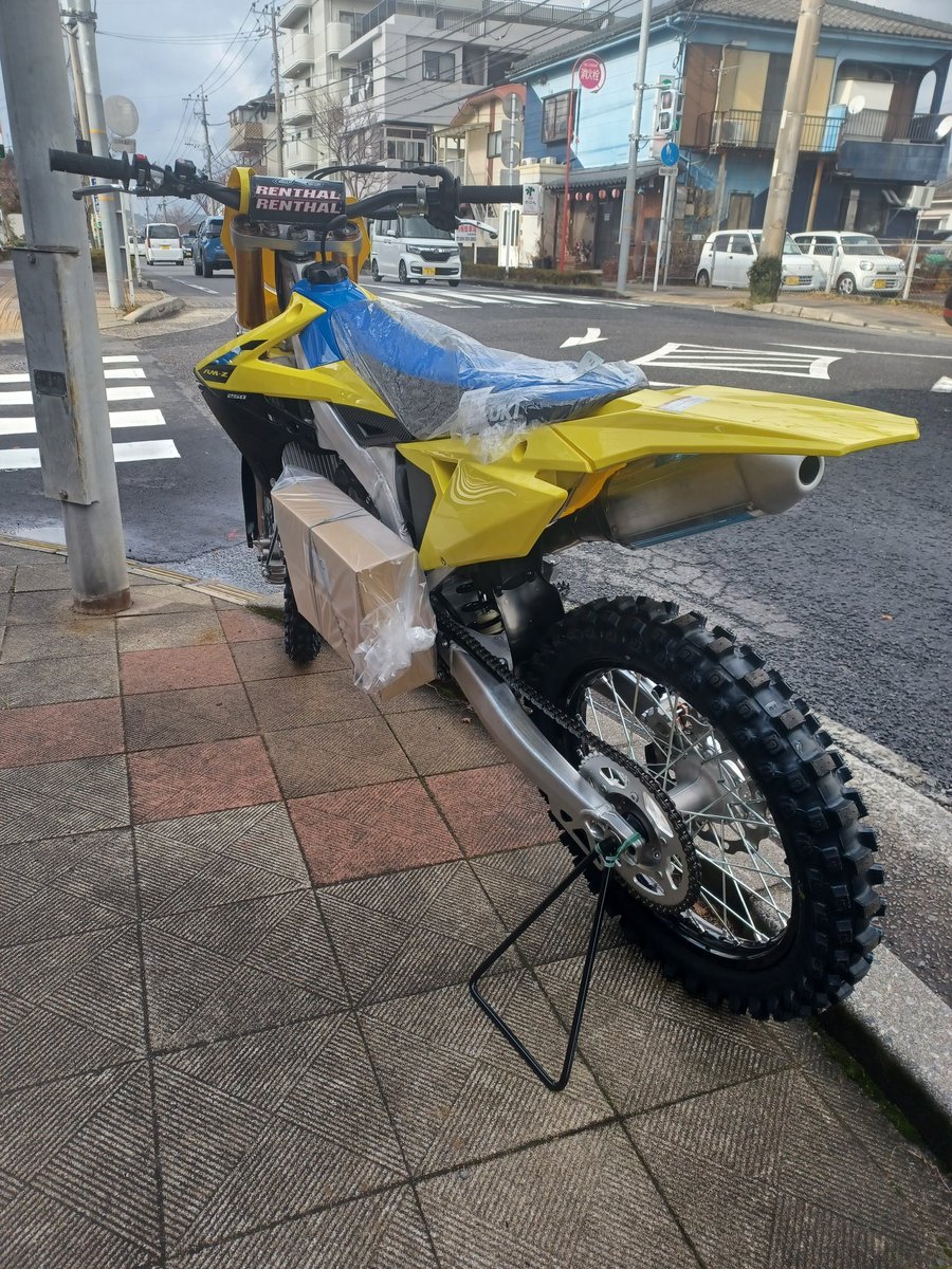 lightning_jyo's tweet photo. MY26 SUZUKI
RMZ250着弾！
#バイクショップライトニング
#鹿児島
#SUZUKI
#RMZ https://t.co/YQukeZVKbt