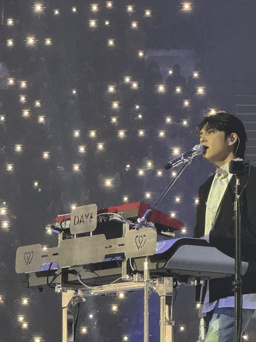 uniqueun1's tweet image. 251220🎄 2025 DAY6 Special Concert ‘The Present’ Day2

#DAY6 #데이식스