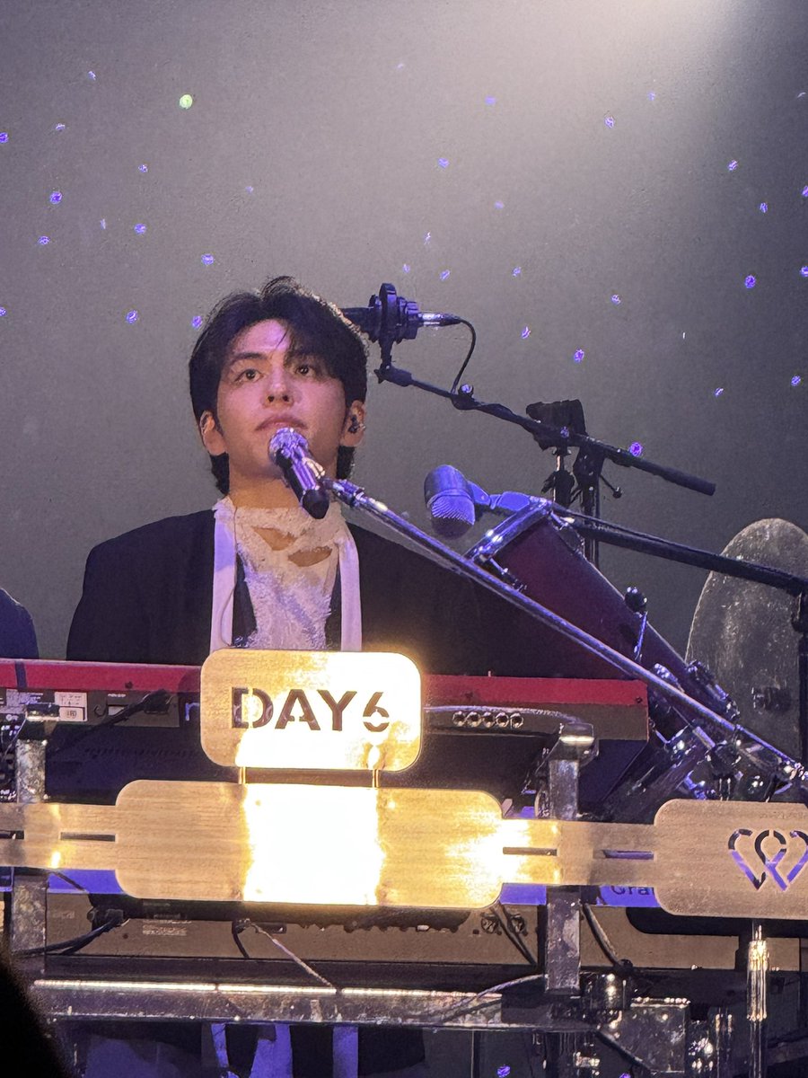 uniqueun1's tweet image. 251220🎄 2025 DAY6 Special Concert ‘The Present’ 

My cutest one 🥰

#WONPIL #원필 #DAY6 #데이식스
