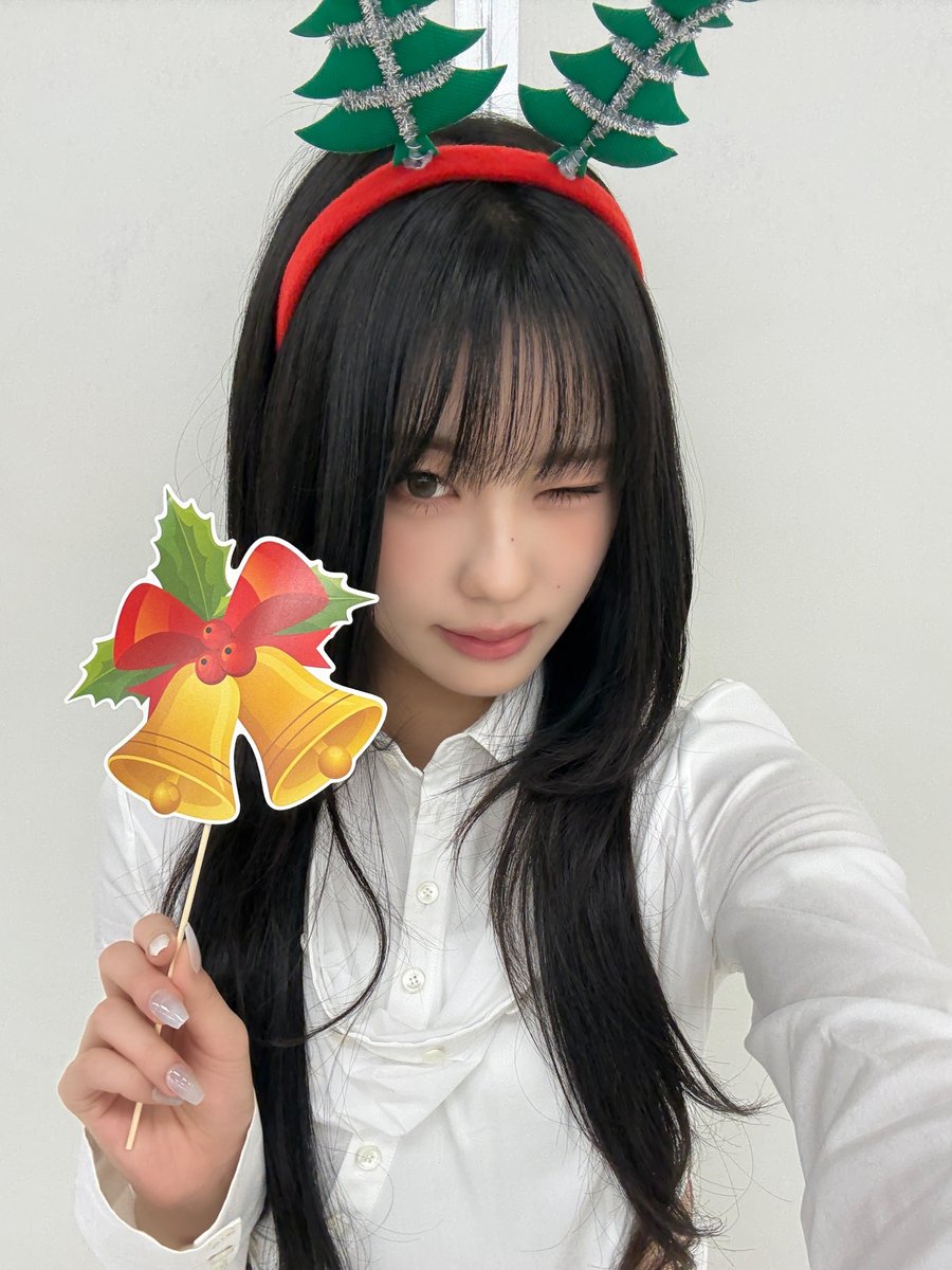 iznaPIC_JP📷] ／ Happy Holidays🎄⭐ 🎁from #KOKO ＼ #izna #이즈나