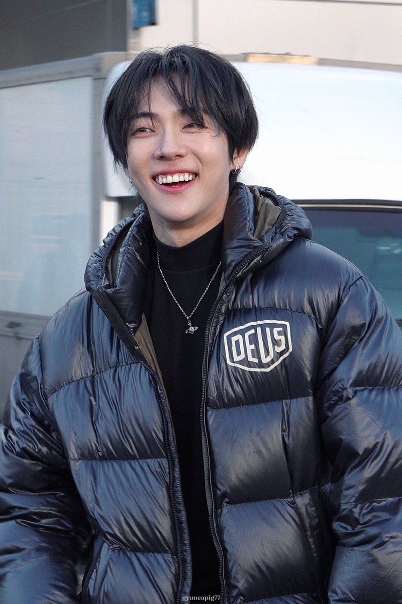 gyuneapig77's tweet image. 251225 썸데이 페스티벌 퇴근길

이렇게 잘생긴 산타는 없어

#안태규 #드래곤포니 #AnTaeGyu #DragonPony