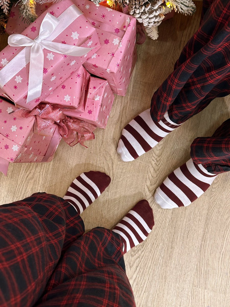 thebolamontana's tweet photo. Snuggled up with my favorite gift♥️✨ https://t.co/89HmaNBsLT
