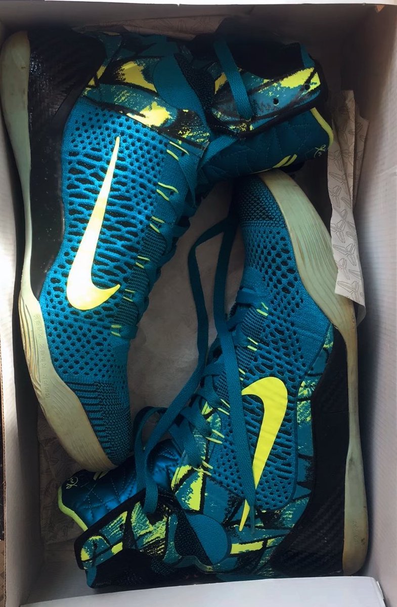 圣诞节福利放送
转发➕点赞➕关注➕评论
抽取评论区点赞最多的两位
一位送原味球袜，一位送kobe球鞋