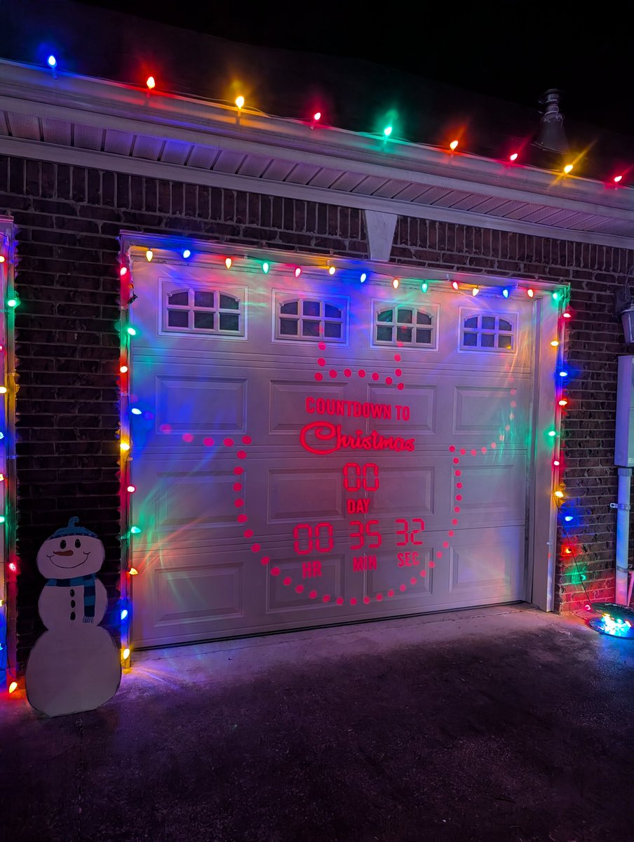 DarbyD53's tweet photo. So this is Christmas. What have you done? Another year over, a new one's just begun. 

It all came so fast and went even faster. I've enjoyed the season and am sad to see it leave. https://t.co/rctRjTIR8M