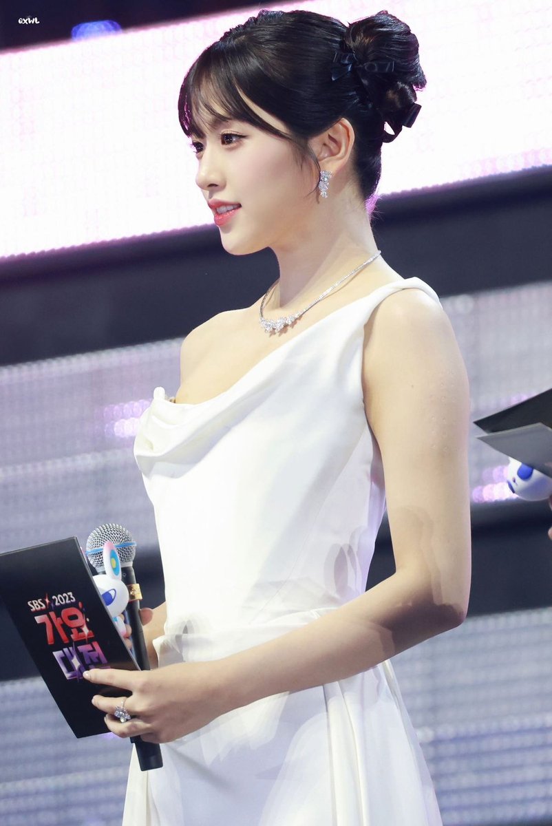 ivesstyles's tweet image. YUJIN MAKES GAYO HISTORY
#YUJIN6thGayoDaejeon