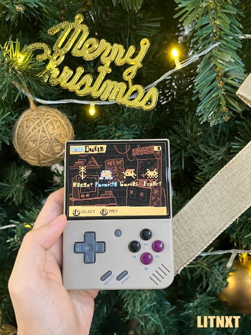 litnxt_official's tweet photo. 🎄Christmas vibes + retro handhelds = perfect holiday combo! ✨️
🎅🤶Wishing you a joyful Christmas filled with warmth and cheer, and a New Year brimming with success, happiness and wonderful surprises.🎁🎉

#litnxt #gaming #retrogaming #handheld #christmas #techdweeb https://t.co/lgCjhAKb0K