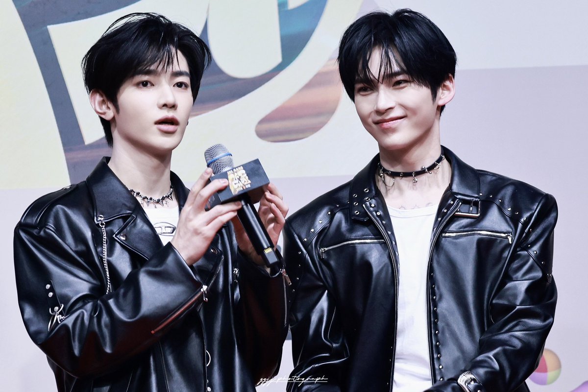 251225 SBS 가요대전 레드카펫 HQ 

🥰

#성한빈 #SUNGHANBIN #成韩彬 #ソンハンビン 
#장하오 #ZHANGHAO #章昊 #ジャンハオ 
#ZEROBASEONE #ZB1 #제로베이스원