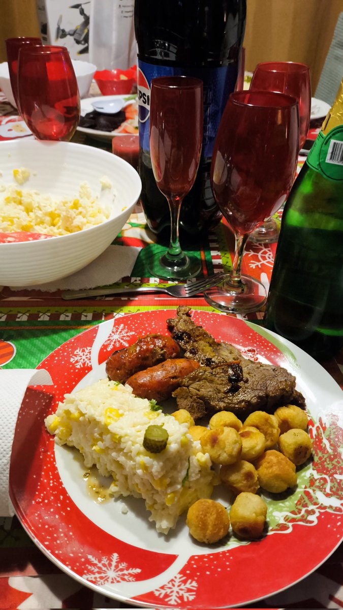 Les deseo a tod@s una muy buena feliz navidad! que lo hayan pasado super y que hayan comido bien rico! ❤️🎄