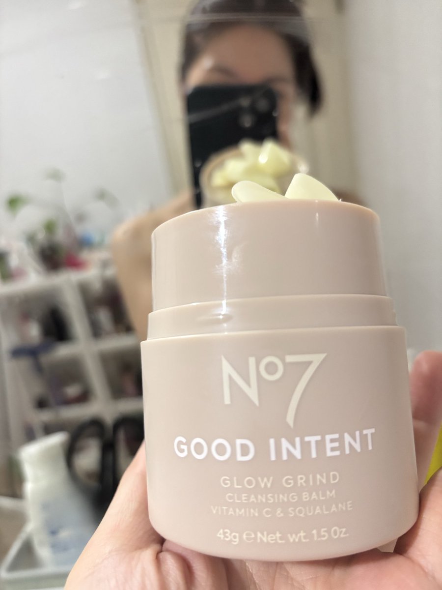 Anne66931's tweet photo. ใช้ดีนะ ชอบ..ใช้ทุกวันช่วงนี้
•ควบคุมปริมาณ balm ได้ดี ไม่ต้องตัก/ควัก
•clean มาสคาร่ากันน้ำออกโอเคเลย นวดวนๆ สะอาดดี 

ซื้อตอนโปร 399.- https://t.co/bwQiIwoHmN