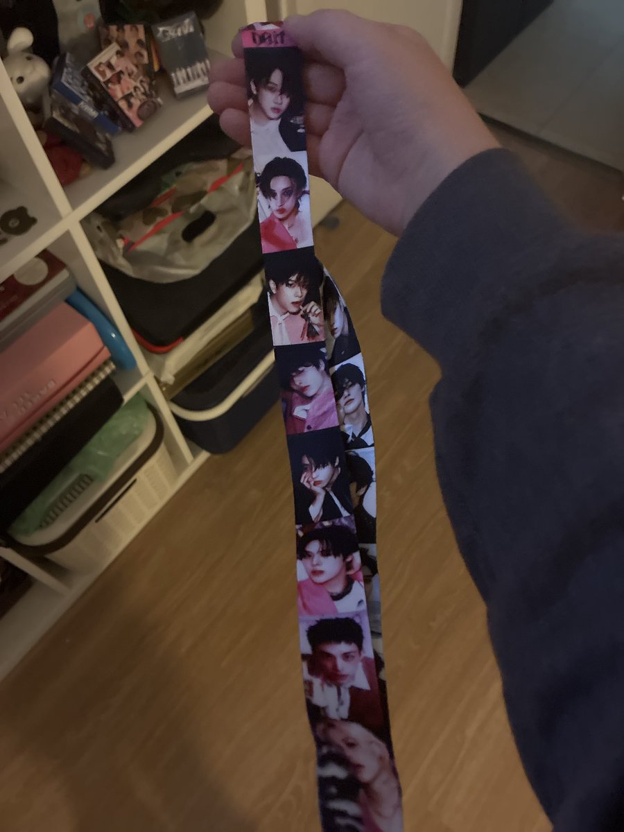 Will that long thing be visible in class… i wonder…