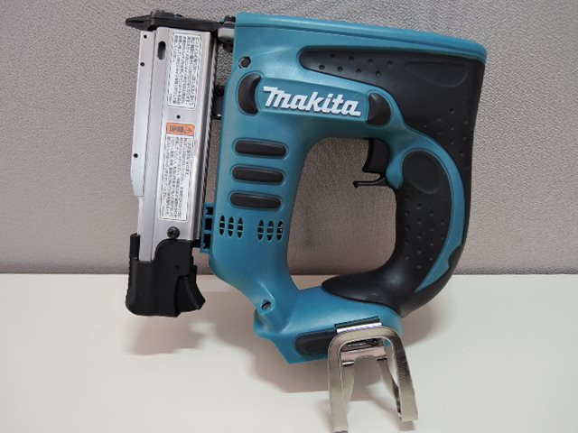 マキタ 充電式ピンタッカ PT350D 美品 店頭お渡し限定】(26-2-26 