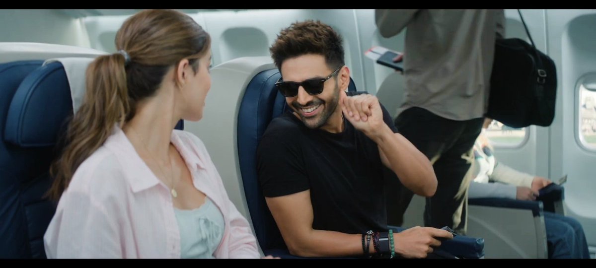 kartikeuphoria's tweet photo. 7 Reasons to Watch #TuMeriMainTeraMainTeraTuMeri🧵✨

1. Kartik Aaryan’s comeback in Rom-Com Genre 💌
#KartikAaryan returns to his comfort zone with a full-fledged Rom-Com bringing back the Charm, Humor &amp; Relatability✨
@TheAaryanKartik This one feels like a True Homecoming❤️🧿 https://t.co/lbn9AnsKUq