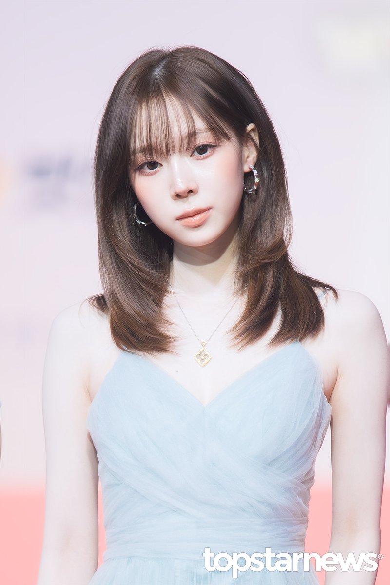 TSN_PHOTO's tweet image. [HD포토] 에스파 윈터, ‘김민정 청순 인형’ (2025 SBS 가요대전) #2025가요대전 #가요대전 #레드카펫 #포토월 #프리뷰 #에스파 #윈터 topstarnews.net/news/articleVi… &amp;lt;- Original Photo