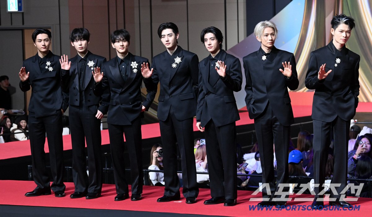 moonandenhypen's tweet image. ENHYPEN at 2025 SBS Gayo Daejeon