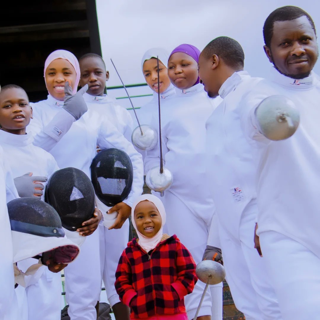 club_fencing250's tweet photo. A Southern Fencing Club (SFC) πβ¨
Wishing our athletes, parents, partners, and the entire fencing community a Merry Christmas and a Happy New Year.
#HappyNewYear2026
#UnbreakableTitans
#FencingCommunity
#SportForDevelopment
#SouthernFencingClub https://t.co/j5fpFqHino