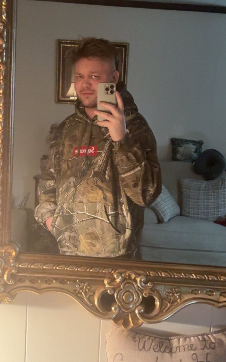 pradably's tweet image. Got a box logo from pops who rocks his &amp;amp; hers barbours w his wifey. Glad to know he’s up on game