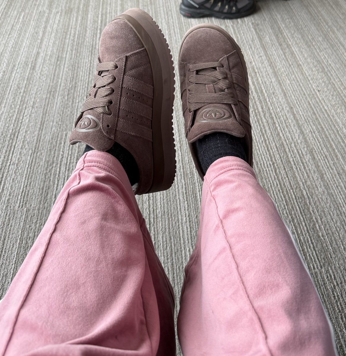 台湾限定？のadidasのスニーカースリッポン歩きやすいし可愛すぎる！