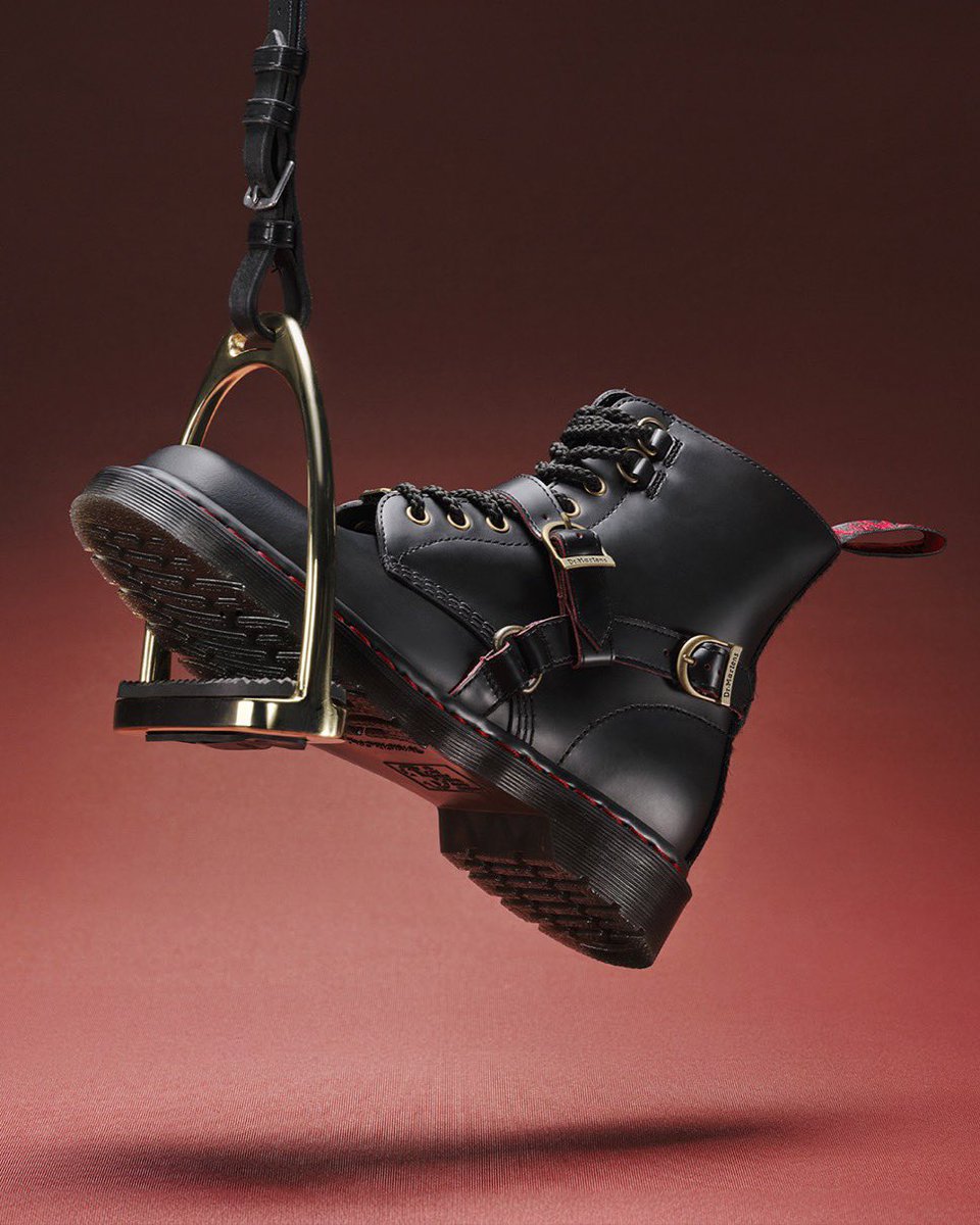 Dr. Martens 午年の幸運と躍動感のエッセンスを注入した“Year of the