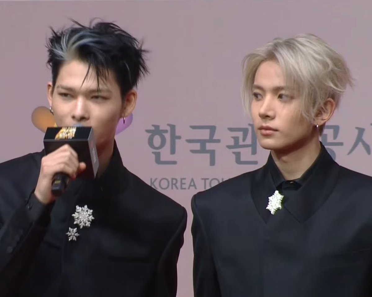 ir0hnz's tweet image. ICÔNICOS PRA CARALHO