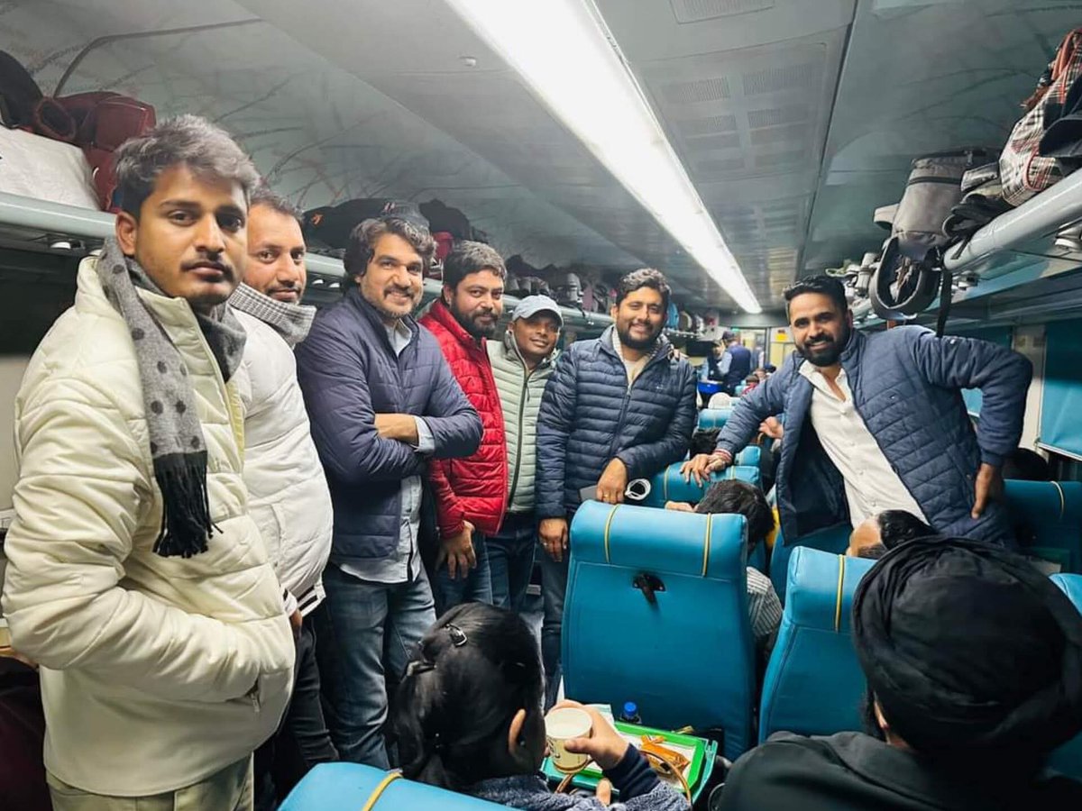 पश्चिम राजस्थान की कांग्रेस की मजबूत आवाज, युवा कांग्रेस के साथी, जिला कांग्रेस अध्यक्ष बाड़मेर भाई <a href="/LaxmanGodaraINC/">Laxman Godara</a> जी को जन्मदिन की हार्दिक शुभकामनाएँ 🎉