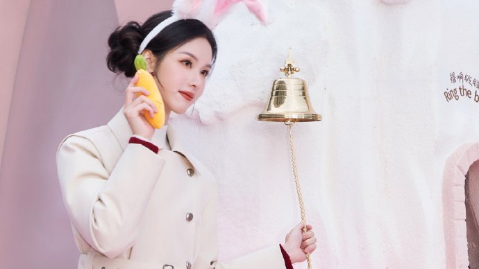 CDrama_Universe's tweet photo. Cheng Duling for Ailayi Fashion Down Jacket at  Ailayi Limited Time Theme Pop Store ❤️

< #ChengDuling #เฉิงตูหลิง #陈都灵 > https://t.co/1gxfpokbvQ