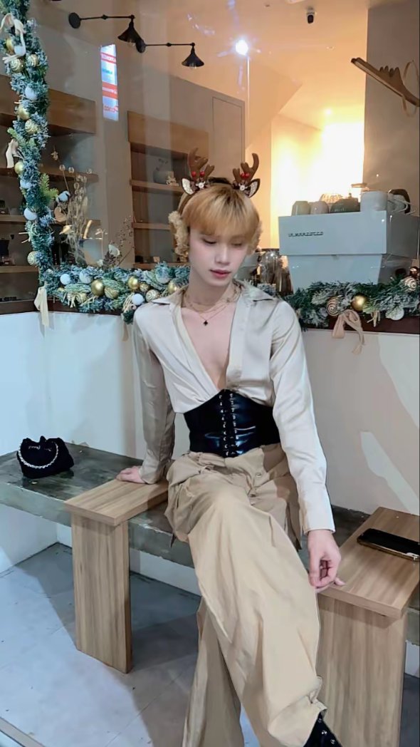 itz_coco0's tweet photo. Merry Christmas everyone!🍀💫 https://t.co/h7699LUM6v