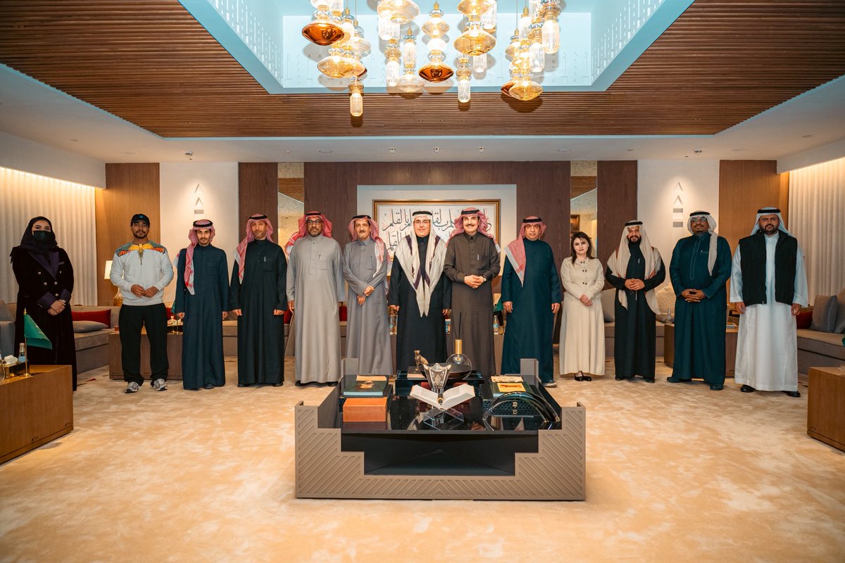 ARTKDM's tweet image. سعدت بالدعوة الكريمة من العزيز  ياسر مدخلي @yassermadkhli في أمسية عن السيناريست و السيناريو في #ديوانية_القلم_الذهبي 

شكراً للحضور على الحوار الماتع ، و لأدارة الديوانية على حسن الاستقبال و كرم الضيافة ، و الشكر موصول لمعالي تركي آل الشيخ على الاحتفاء بالفن و الادب و دعمه