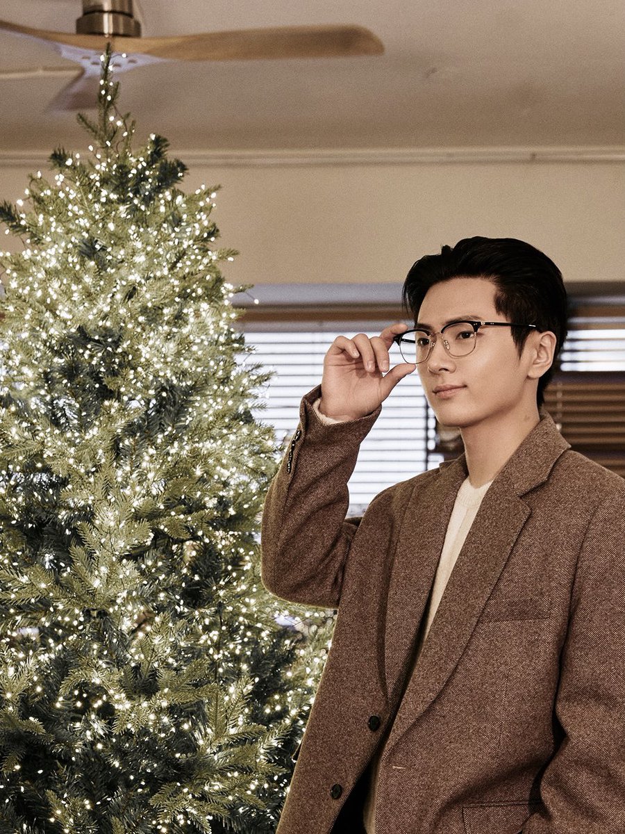 jongchaeng's tweet image. have a holly jolly christmas 🎄