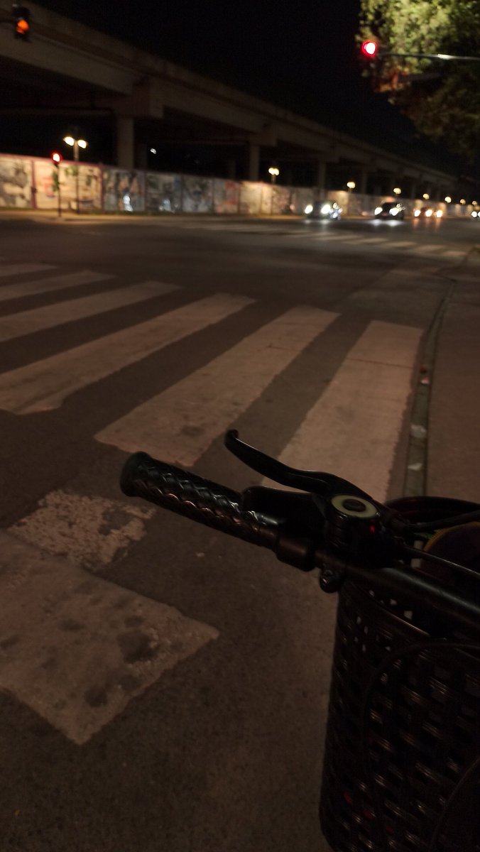 Bici de noche + Atravesar Paternal = Buenos Aires te amo