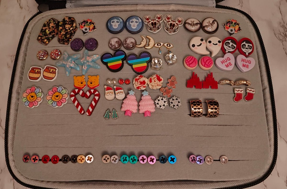 GWCASE_official's tweet image. Happy New Year!
I loved this case so much, I got a second one.  Definitely a great purchase. -Share from customer.
#gwcase #RingOrganizer #JewelryStorage #RingDisplay #newyeargift #HolidayGiftIdeas #GiftForHer #JewelryLoversPakistanrs #HomeOrganization #HolidayShopping