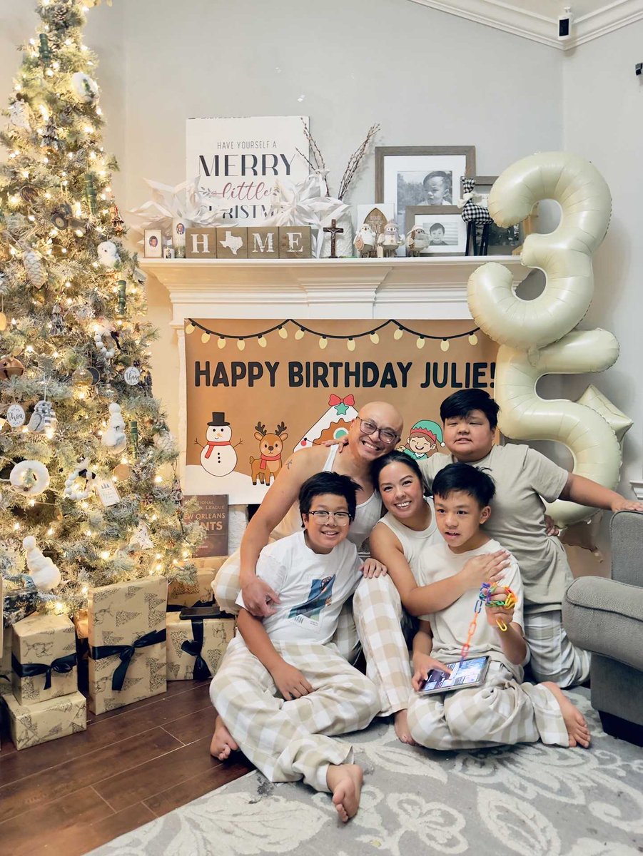 TheLarryLe's tweet photo. Merry Christmas from my family to y'all's! #LeBoys #LuckiestGuyInTheWorld #MatchingPJs #ObligatoryChristmasPhoto https://t.co/Am07OhVzEi