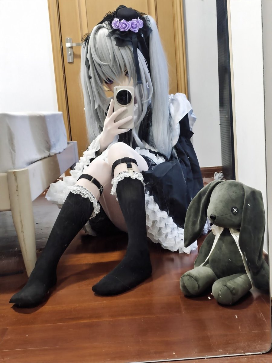 relPeach tweet media