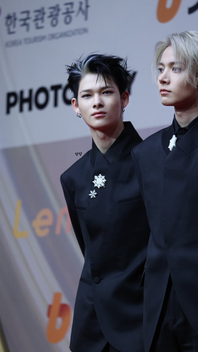 ToWardsNIKI's tweet photo. #NI_KI #니키 
#ENHYPEN #엔하이픈 
🖤🤍 https://t.co/y9YqHGqY8o