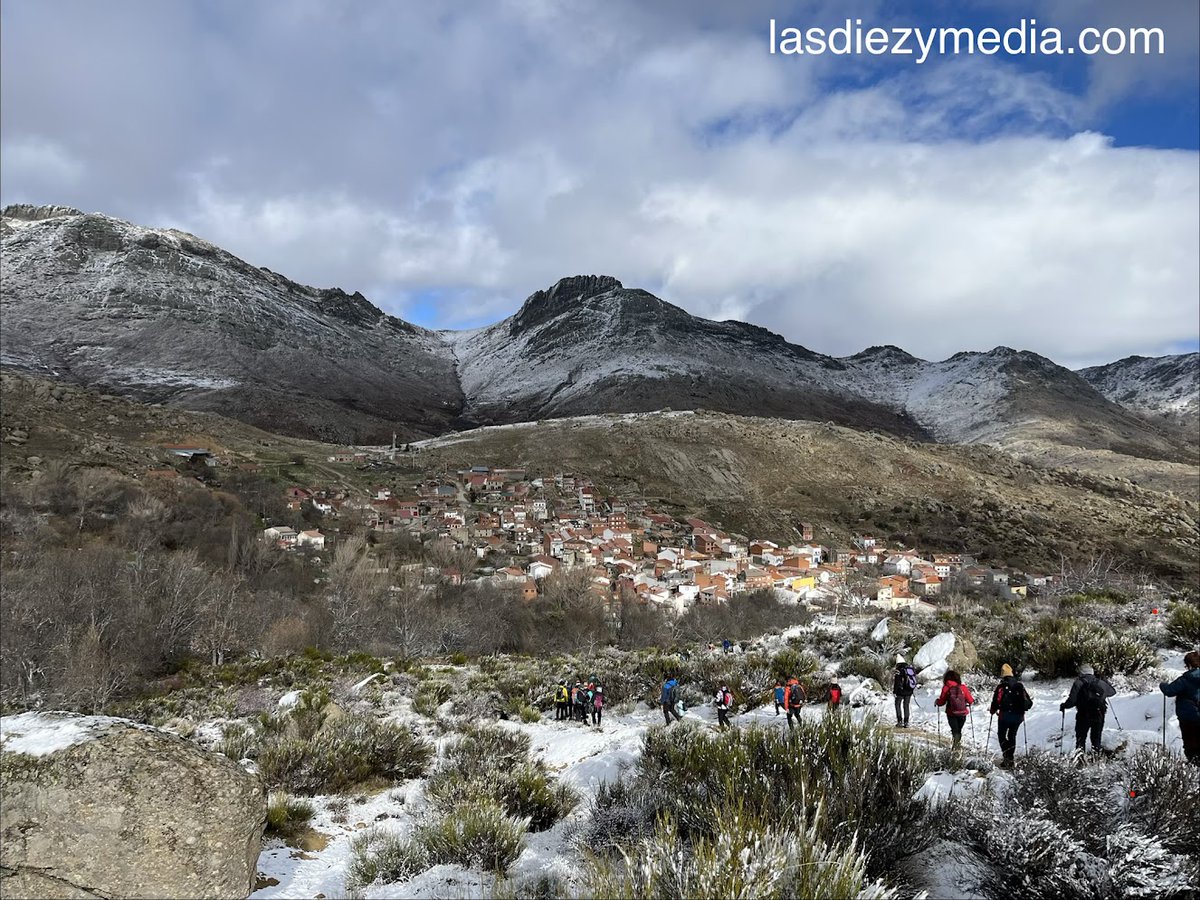 deportesavila's tweet photo. #Senderismo
🟢 Travesía mágica de #Navalacruz a #Navandrinal para despedir el año de montaña
🟣 118 senderistas del Almanzor conquistan la Sierra de la Paramera entre belén, café caliente y vistas únicas
https://t.co/brgR5EGr5A
@Lasdiezymedia https://t.co/fmV4JGuQnh