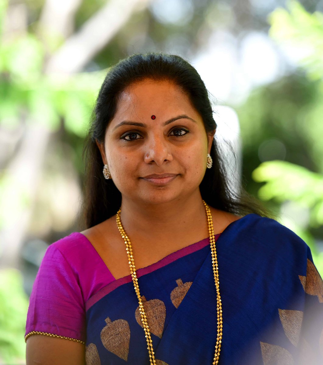 PuraLocal's tweet photo. తాను ఎవ్వరో పంపిన బాణాన్ని కాదని తెలంగాణ ప్రజల బాణాన్ని అని పోరాటంలో వెనక్కి తగ్గే ప్రసక్తే లేదని 2029 అసెంబ్లీ ఎన్నికల్లో స్వతంత్రంగా బరిలో దిగుతాము అని తిరిగి  బీ ఆర్ ఎస్ లో చేరే ప్రసక్తే లేదని జాగృతి అధ్యక్షురాలు కల్వకుంట్ల కవిత పేర్కొన్నారు #kavitha #BRSParty #puralocal https://t.co/805SWifgsx