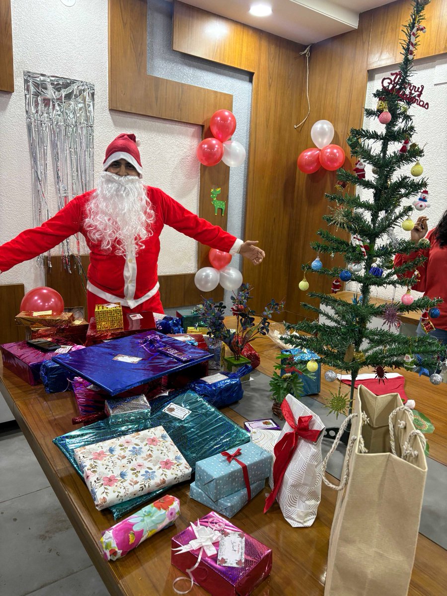 DecipherZone's tweet photo. Merry Christmas!๐
Decipher Zone is celebrating Christmas with fun, laughter, and lots of cheerful chaos! ๐ซ
#MerryChristmas #DecipherZone #ChristmasCelebration https://t.co/hq2bo6FQKH