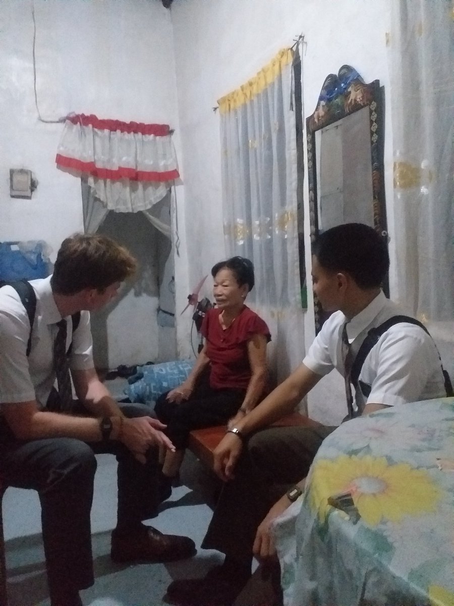 MarimarM1958's tweet photo. Merry Christmas everyone and thank you very much sa mga Missionaries ng LDS na dumalaw sa amin ng anak kong si @0797_barbie noong nagkasakit siya ng over fatigue sa work. https://t.co/W5LZxv2gBp