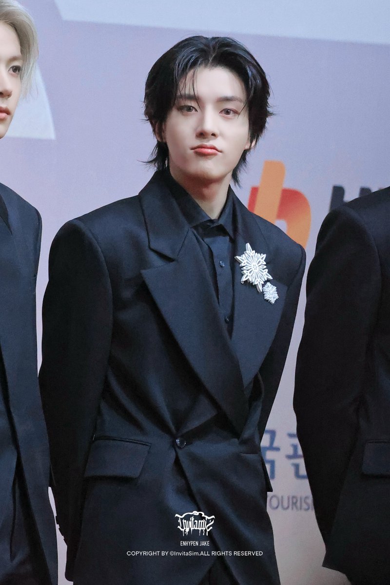 InvitaSim_Jake's tweet image. 251225 sbs red carpet
#JAKE #제이크 #심재윤
#ENHYPEN_JAKE
#엔하이픈 #ENHYPEN