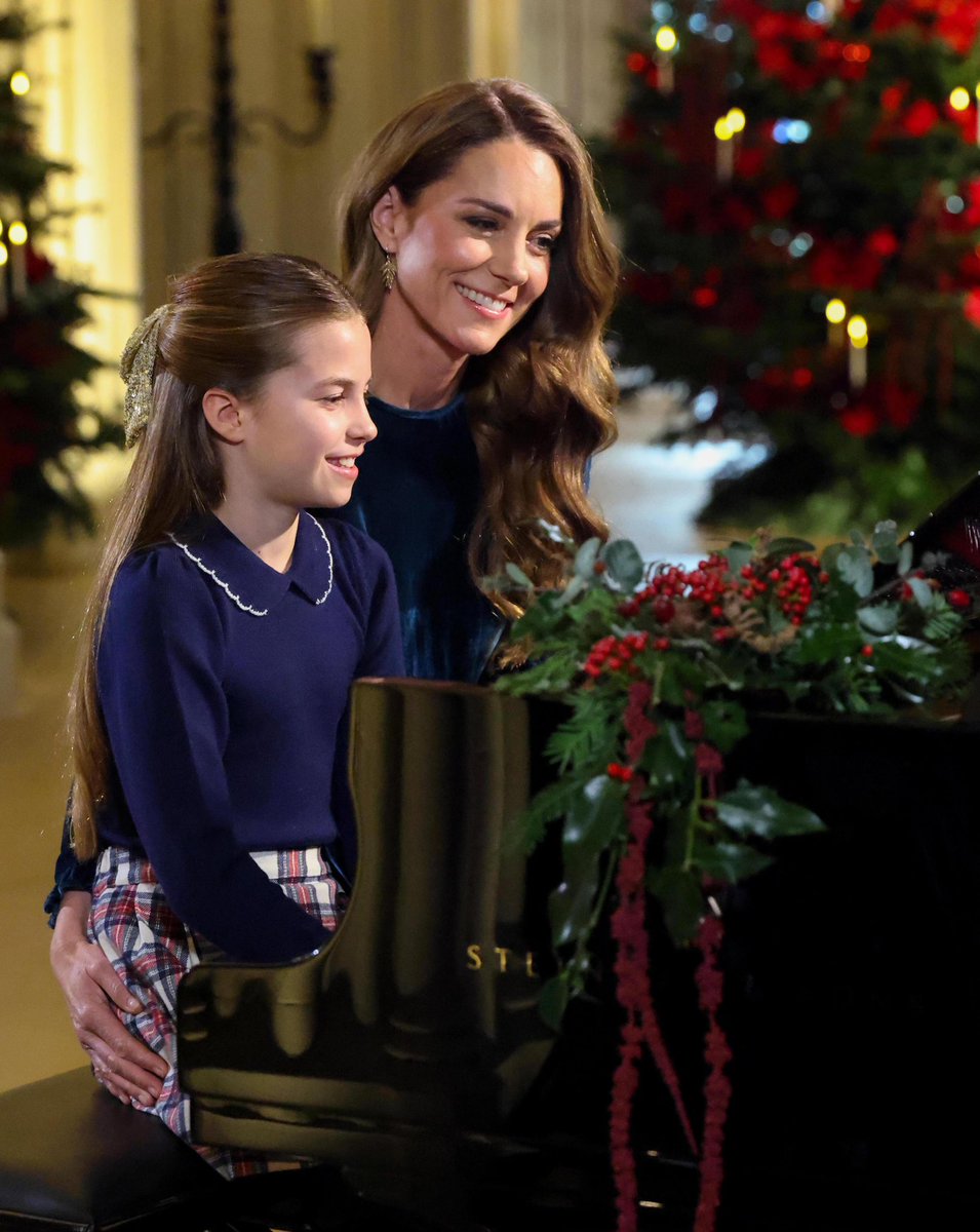 One beautiful pair of mother and daughter. Two elegant princesses making Christmas brighter. 
Princess Catherine and Princess Charlotte performing a special duet for Together at Christmas Carol Service.
🎹🎶🎄❤️