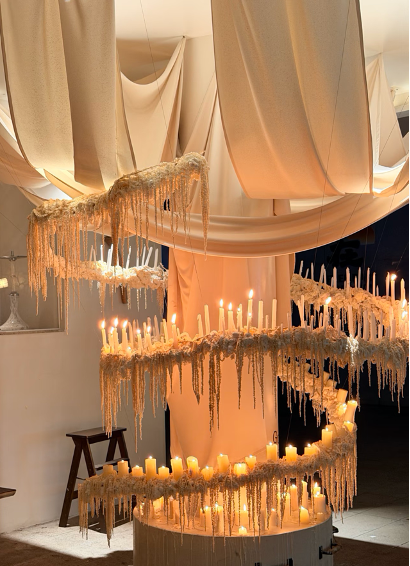 HainanToday's tweet image. 🎄Haikou's #Spinning #Christmas #Candle!
Tired of the same old Christmas photos? Head to Aroma Coast Bar in Haikou for something truly unique: hand-made spinning Christmas candle installation! It's not just for show—come make a wish when it's lit!
The Magic Moments:
🕯️ Christmas