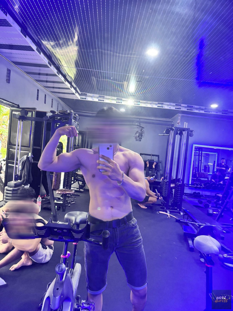 BROmancefess's tweet image. By! Newbie to this alter-life. Salam kenal. 22 year old boy here ( sender ada di QRT )