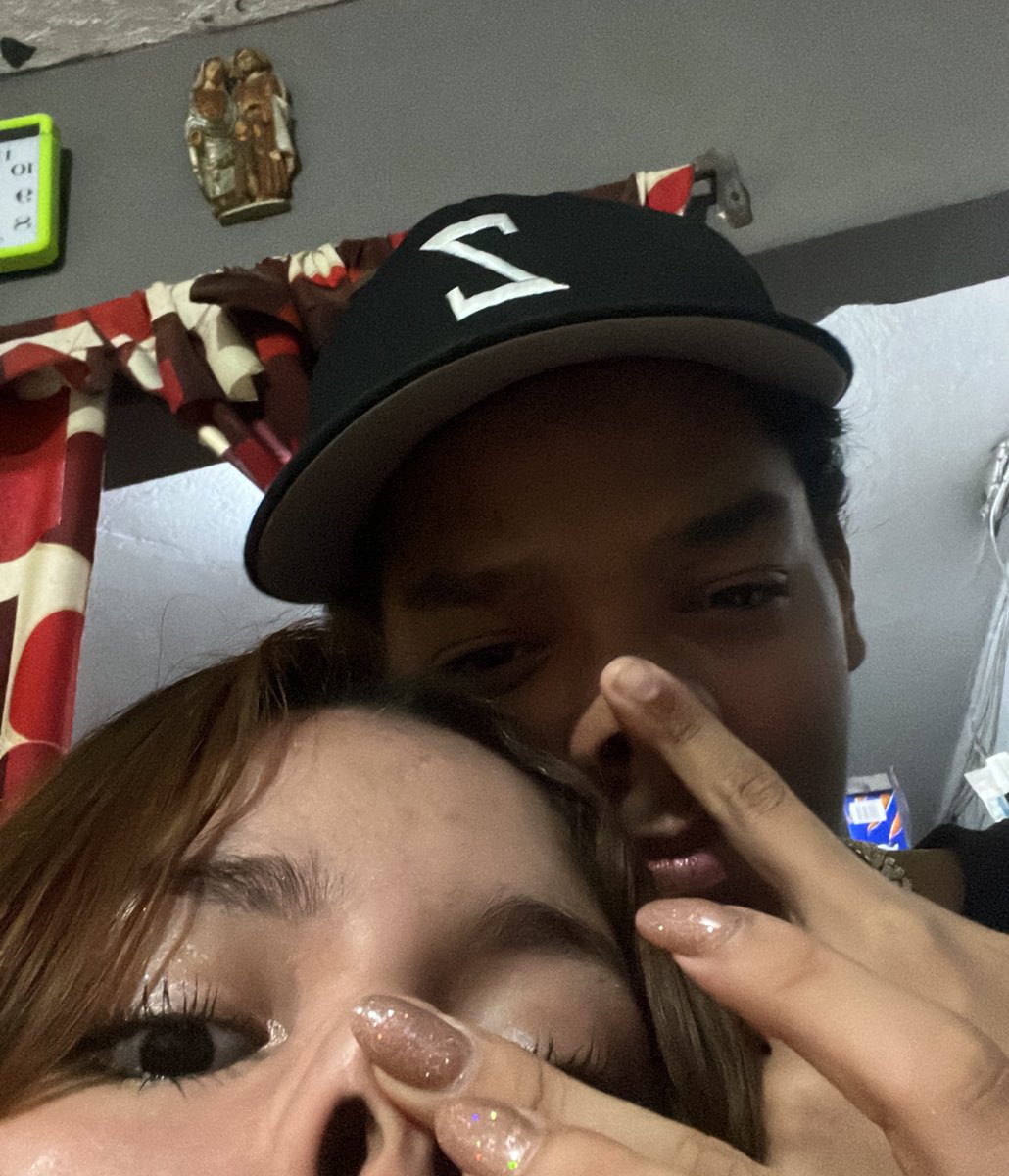 kaisaabs's tweet image. feliz navidad les deseamos Zeus y yo 🤍