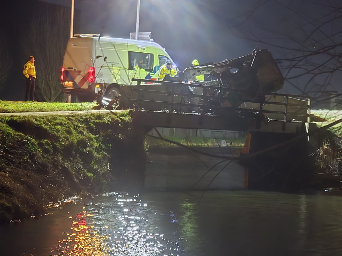 Automobilist overleden na ongeval in Maasdijk