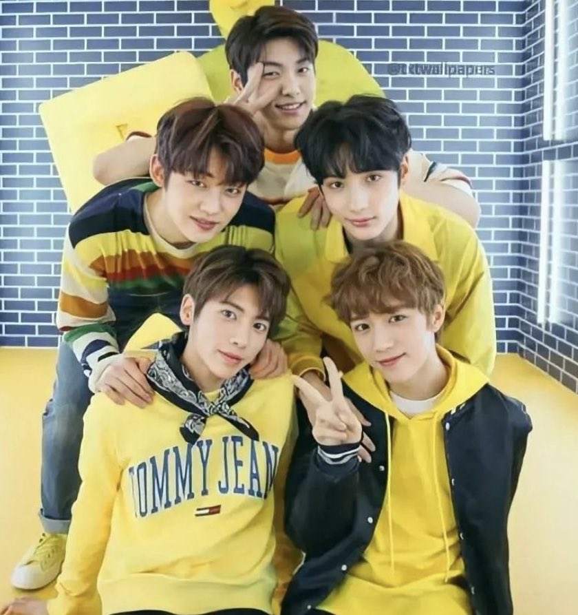 moiyokie's tweet image. how i met them                        still with them